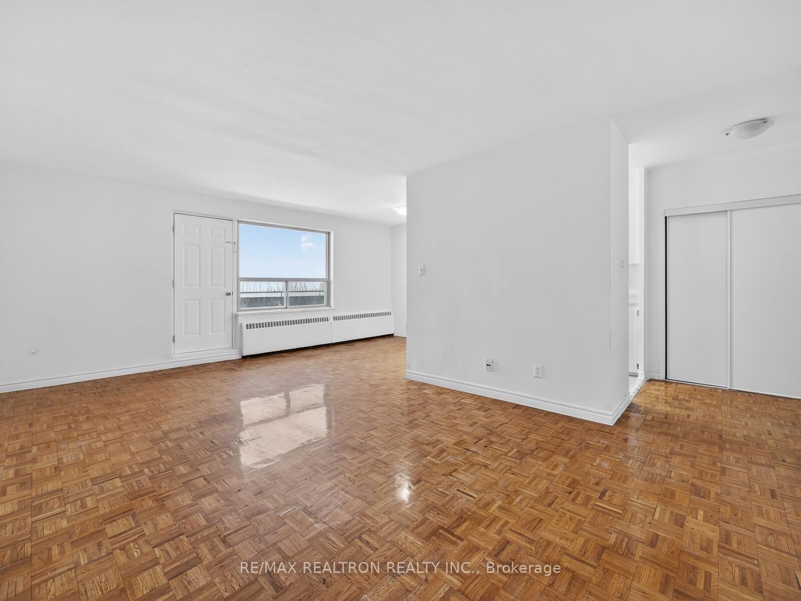 Property Photo: 275 Wentworth Street W 108 ON L1J 1N1
