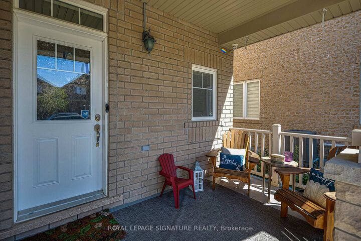 Property Photo: 1832 Misthollow Drive ON L1X 0A7