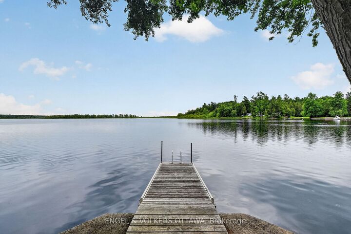 Property Photo: 131 Bay Street ON K7C 4K9