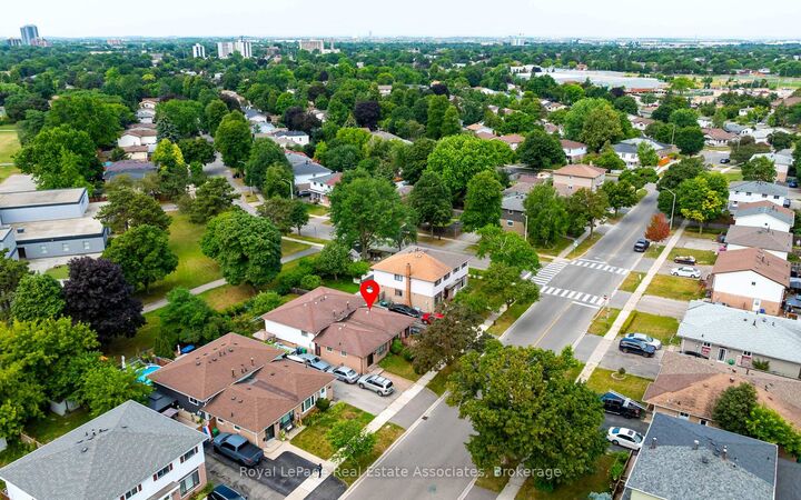 Property Photo: 256 Archdekin Drive ON L6V 1Z2