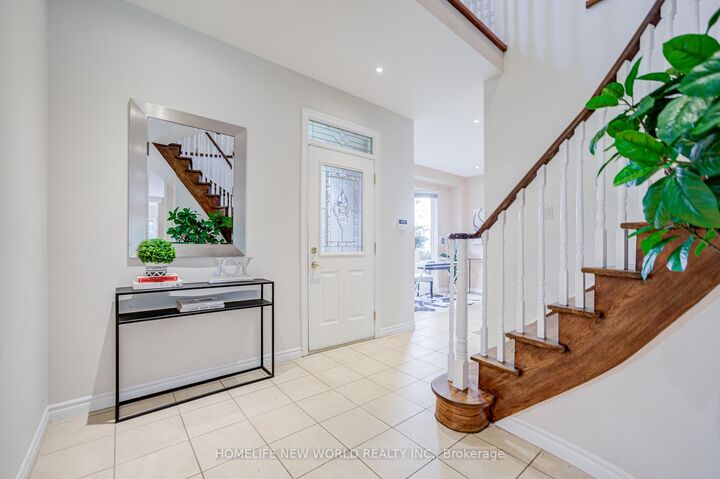 Property Photo: 4468 Beacon Lane ON L5C 4K9