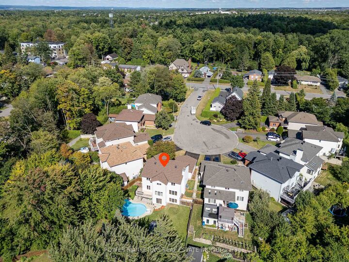 Property Photo:  5722 Kemplane Court  ON K1W 1B8 