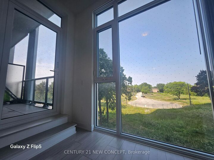 Property Photo: 5858 Yonge Street 201 ON M2M 0C6