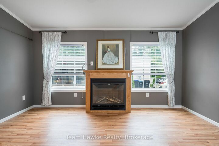 Property Photo: 97 Georgian Glen Drive ON L9Z 1K8