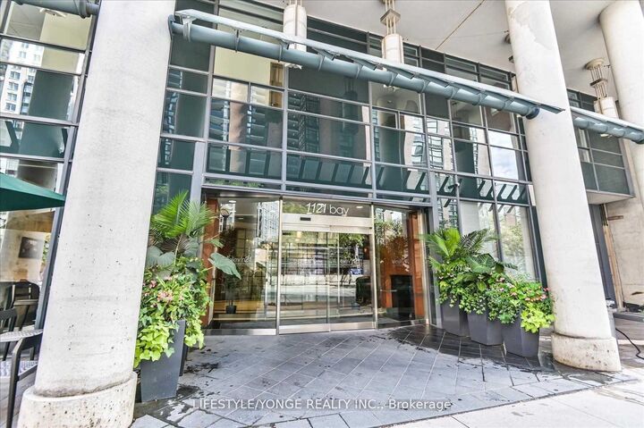 Photo de la propriété:  1121 Bay Street 1608  ON M4Y 2R4 