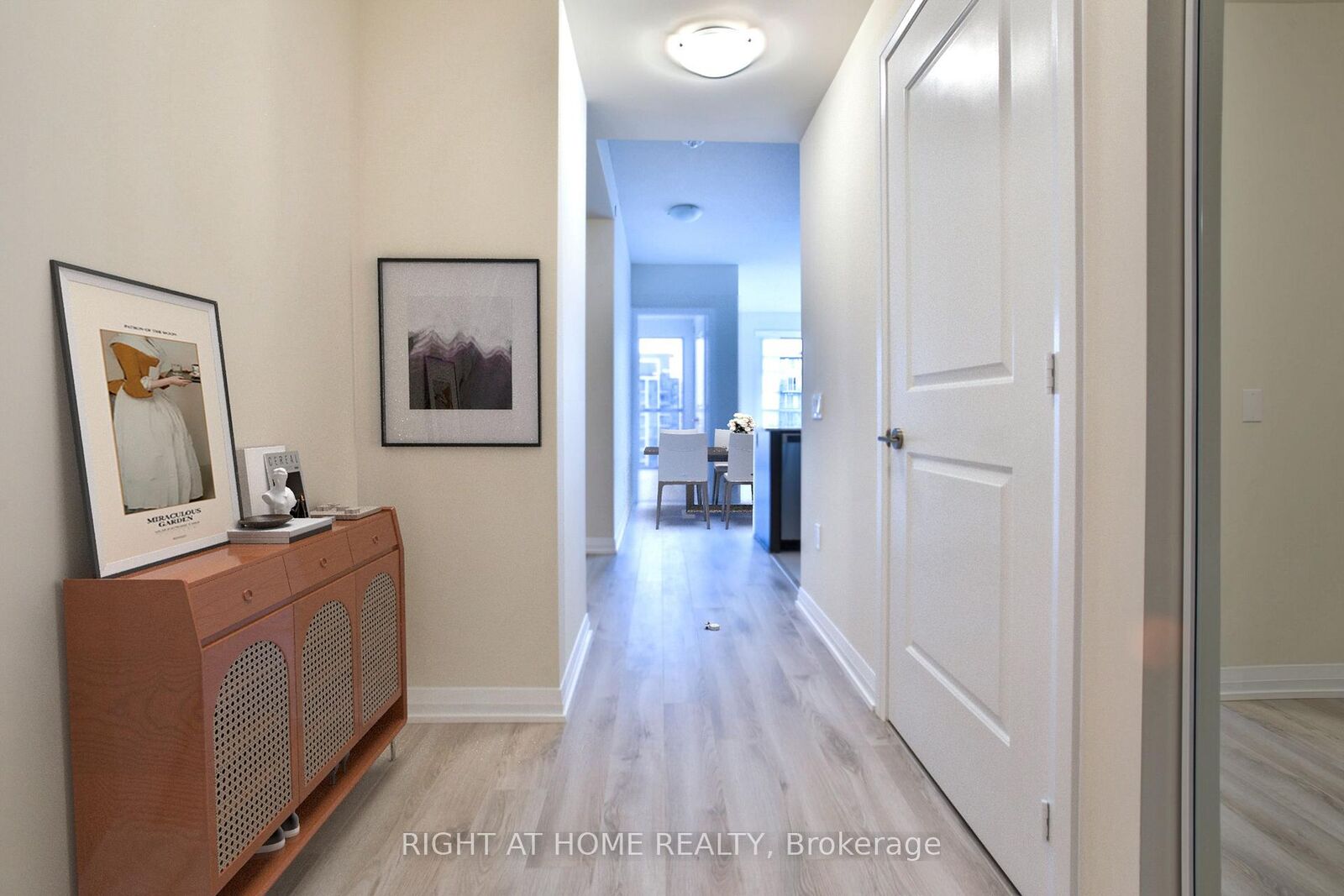 Property Photo: 35 Watergarden Drive 2014 ON L5R 0G8