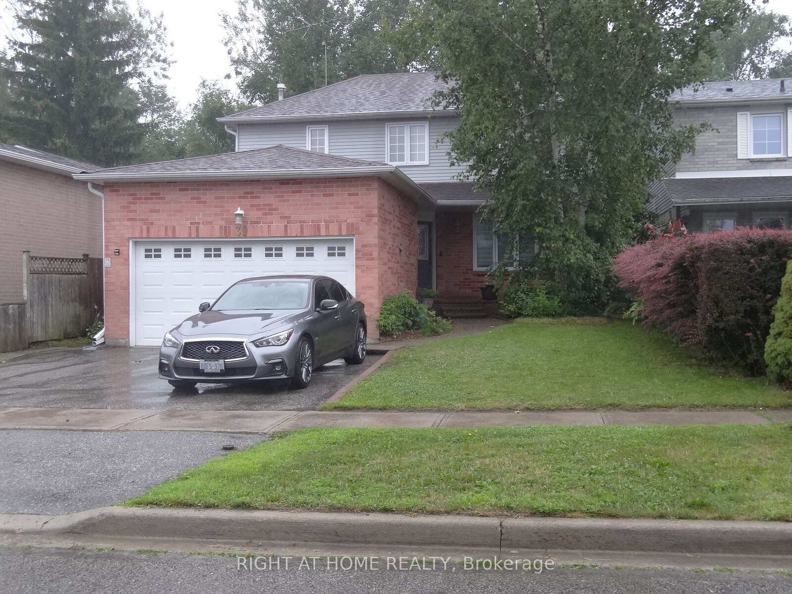 Property Photo:  39 Devondale Street Lower Level  ON L1E 1S3 