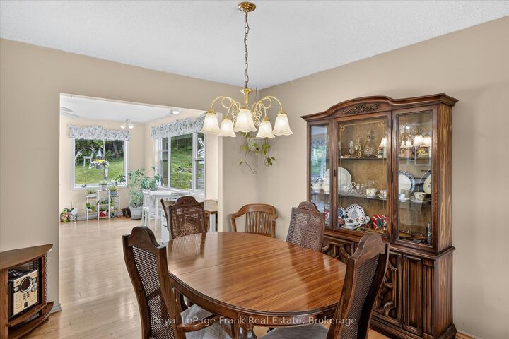 Property Photo: 18 Redwood Court ON K9K 1M5