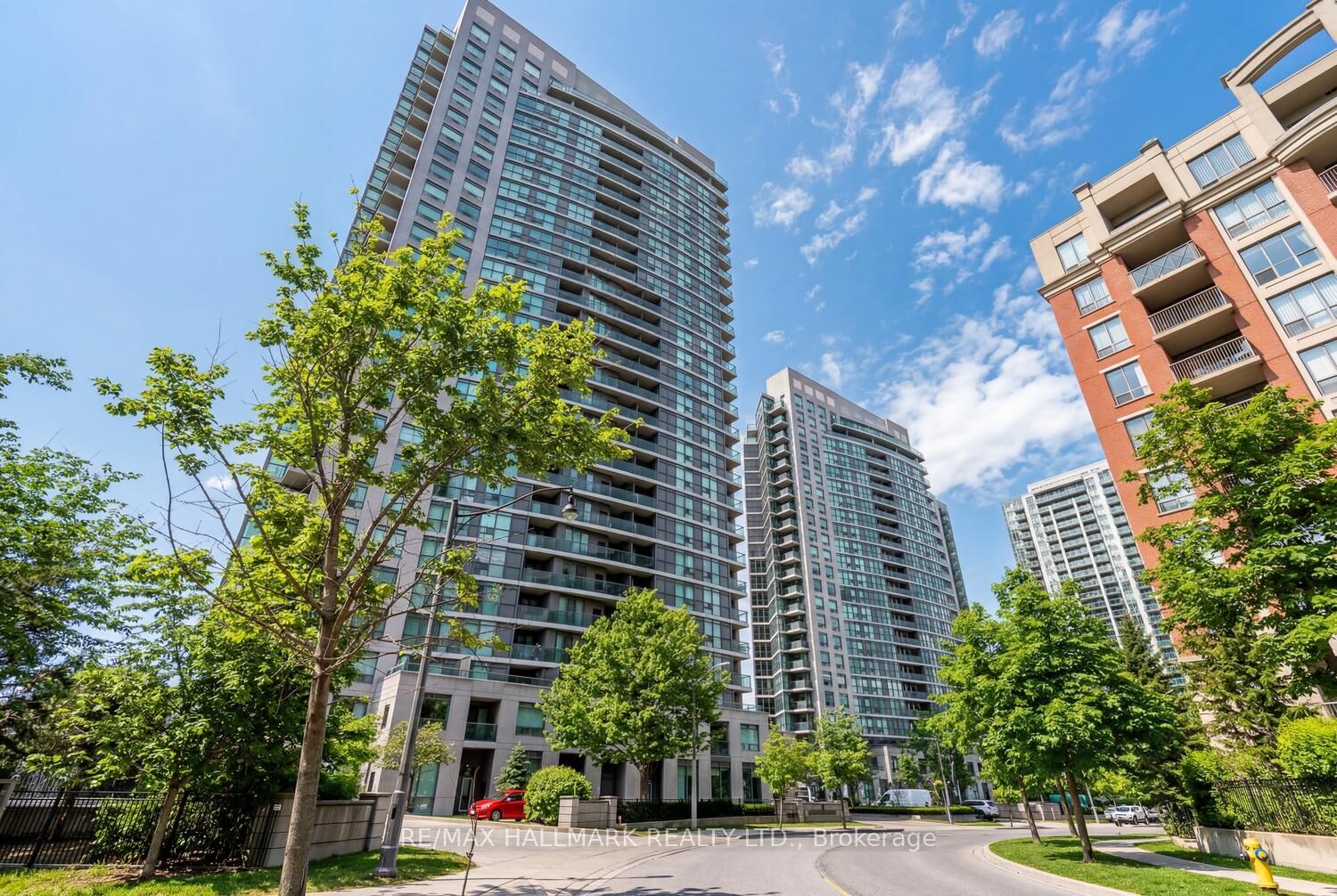 Property Photo: 28 Harrison Garden Boulevard 1902 ON M2N 7B5