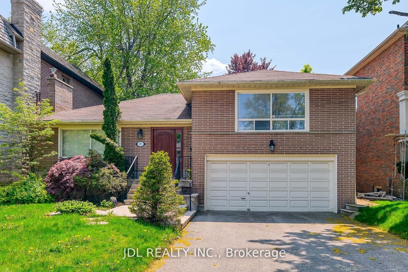 Property Photo:  87 Munro Boulevard  ON M2P 1C5 