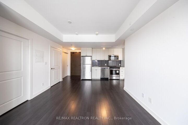 Property Photo:  2799 Kingston Road 910  ON M1M 0E3 