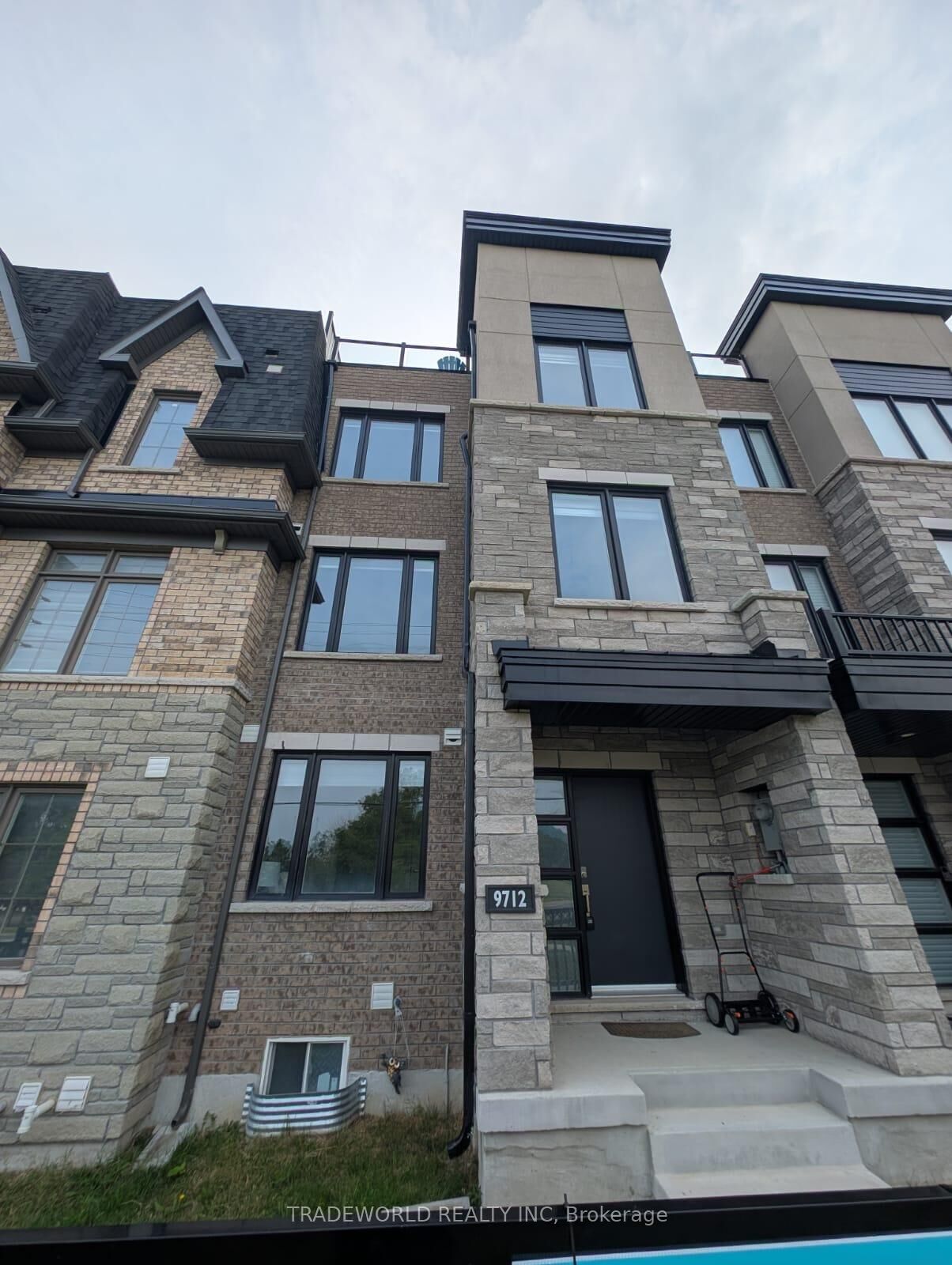 Property Photo: 9712 Kennedy Road ON L6C 3J8