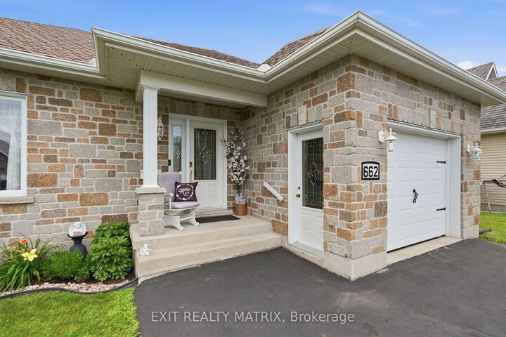 Property Photo: 662 Des Erables Promenade ON K0A 1M0