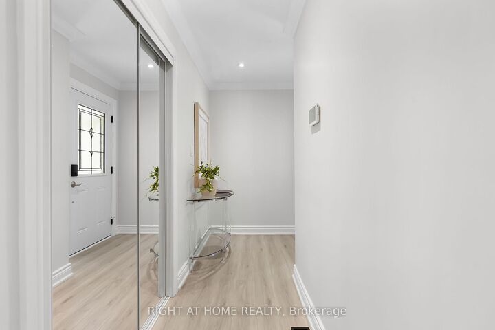 Property Photo: 229 Billings Crescent ON L3Y 7Y8