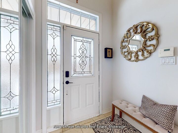 Property Photo: 128 Daiseyfield Crescent ON L4H 2T7