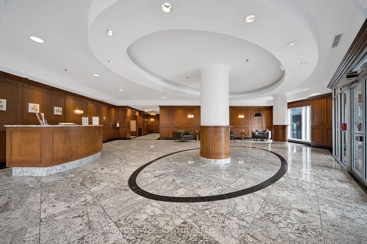 Property Photo: 195 Besserer Street 1504 ON K1N 0B6