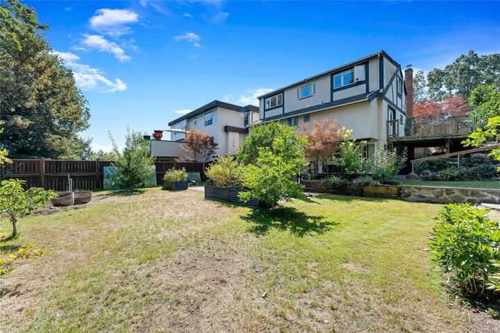 Property Photo: 1514 Shorncliffe Rd BC V8P 2T4