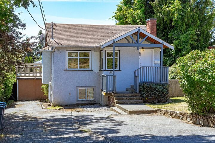 Property Photo: 881 Leslie Dr BC V8X 2Y3