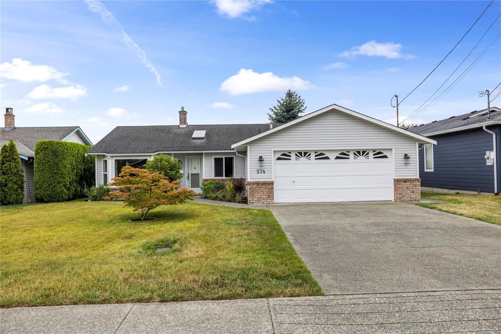 Property Photo: 574 Hirst Ave BC V9P 1H8