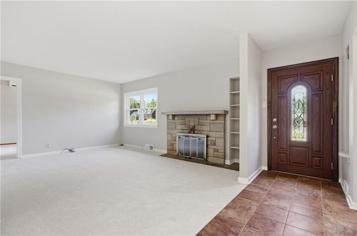 Property Photo:  407 Vineyard Dr  PA 15044 