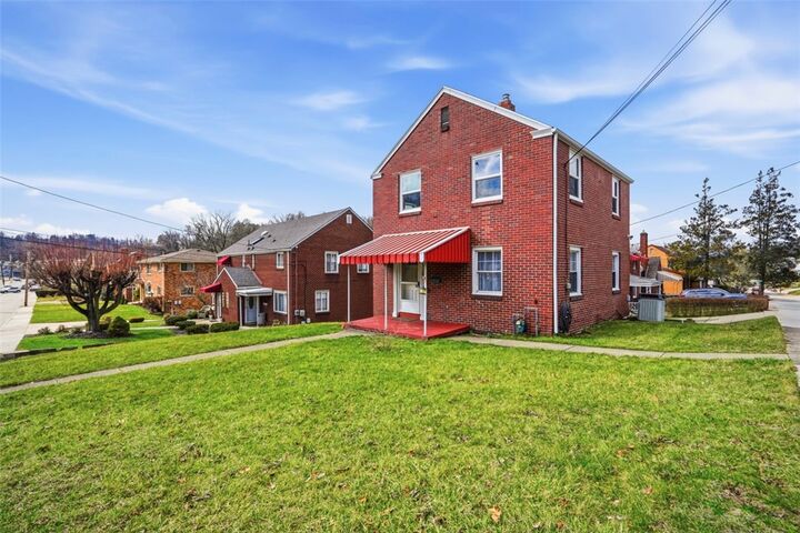 Property Photo: 320 Marylea PA 15227