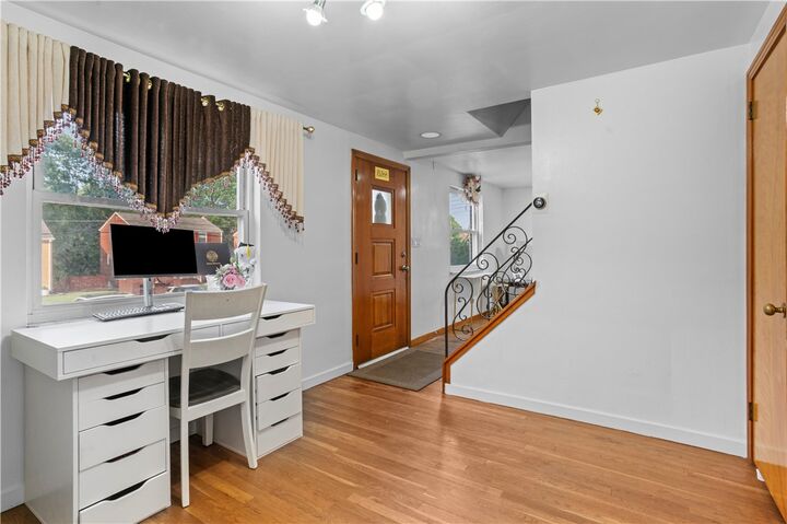 Property Photo: 1038 Ardmore Manor Dr PA 15221