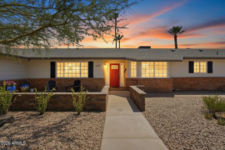 Property Photo: 2019 E Flynn Lane AZ 85016