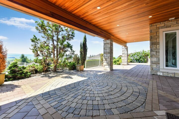 Property Photo: 13421 55A Avenue BC V3X 3B5
