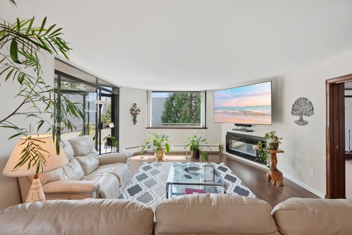 Property Photo: 1480 Foster Street 508 BC V4B 3X7