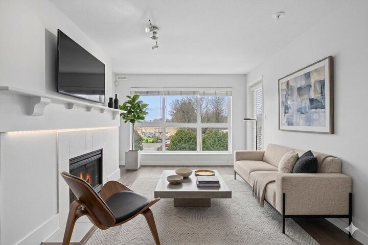 5500 Lynas Lane 304 — photo 1