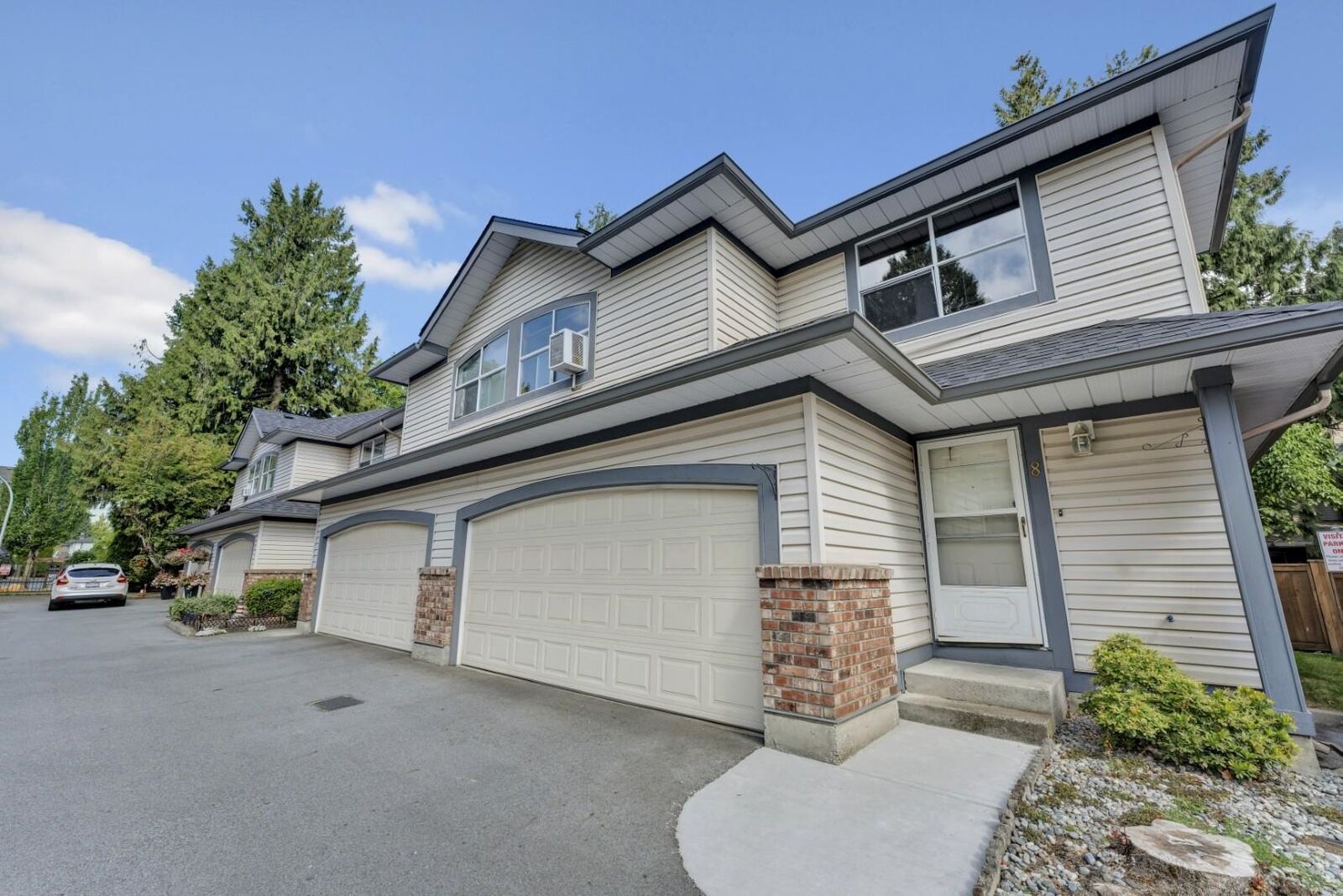 Property Photo: 8257 121A Street 8 BC V3W 3R4