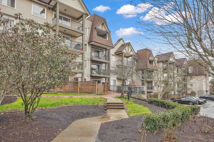 12083 92A Avenue 304 — photo 1