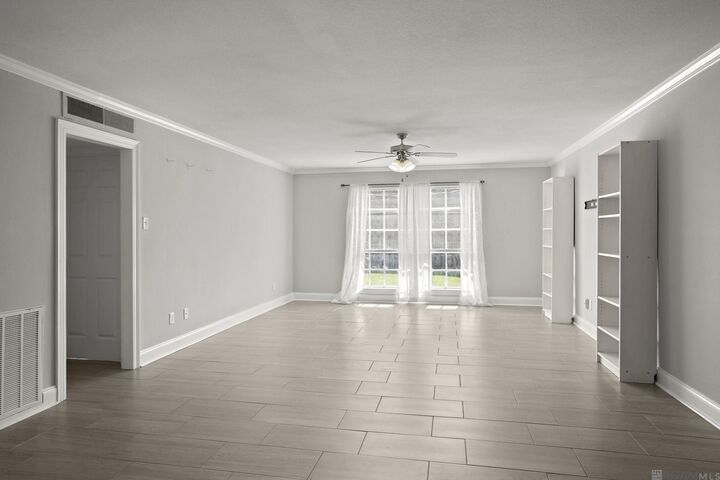 Property Photo: 10438 Jefferson Hwy #38D LA 70809