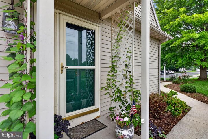 Property Photo:  31 Tumbling Run  PA 17543 