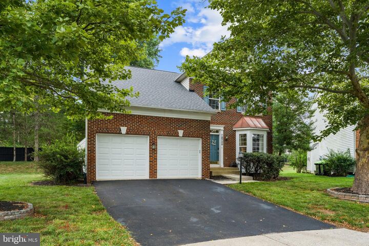 Property Photo:  18240 Oak Lake Court  VA 20176 
