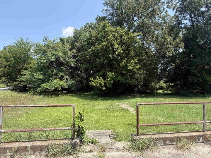 Property Photo:  2605 Center Street  AR 72206 