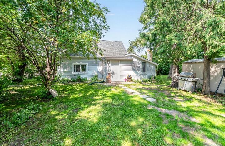 Property Photo:  522 Fourth Street North  MB R0E 0C0 