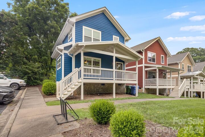 Property Photo: 2 Cottage Cove Lane NC 28803
