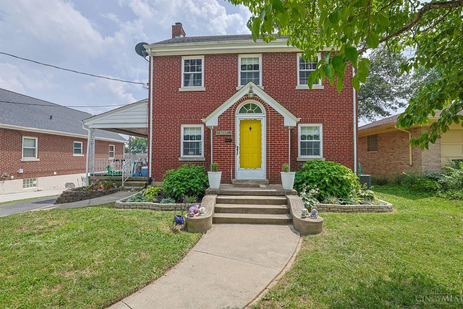 Property Photo: 1737 Madison Avenue OH 45231