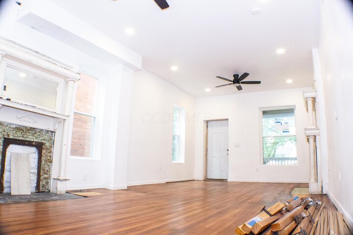 Property Photo: 250-252 N Monroe Avenue OH 43203