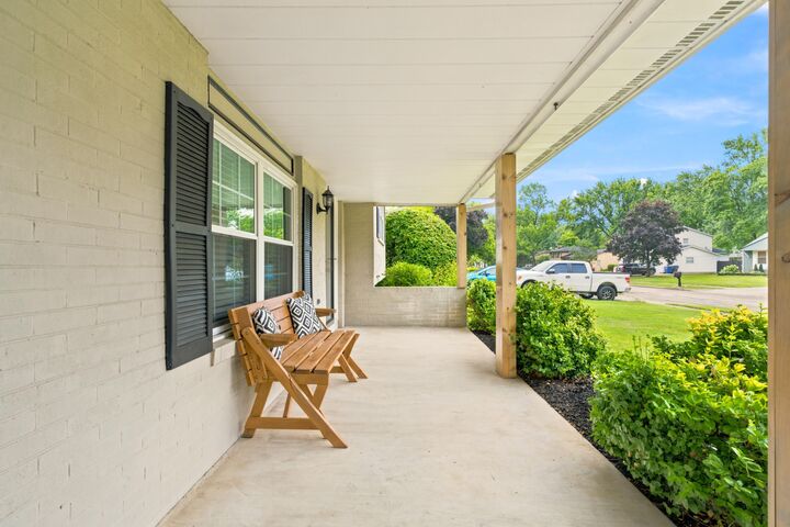 Property Photo:  402 Hermitage Road  OH 43230 