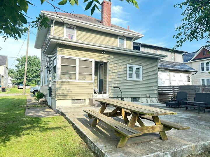 Property Photo:  27 North Avenue  OH 43055 