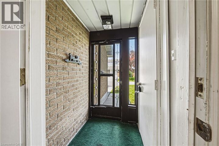 Property Photo:  467 Woodview Road 5  ON L7N 2Z9 