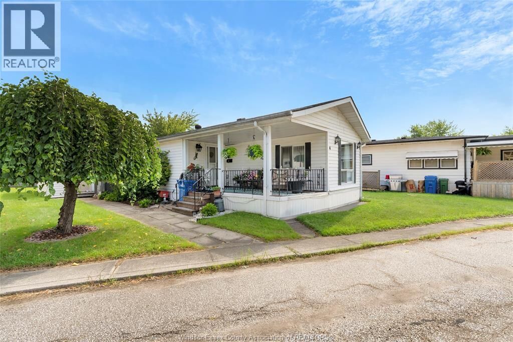 Property Photo: 4 Robin Crescent ON N8N 2V9