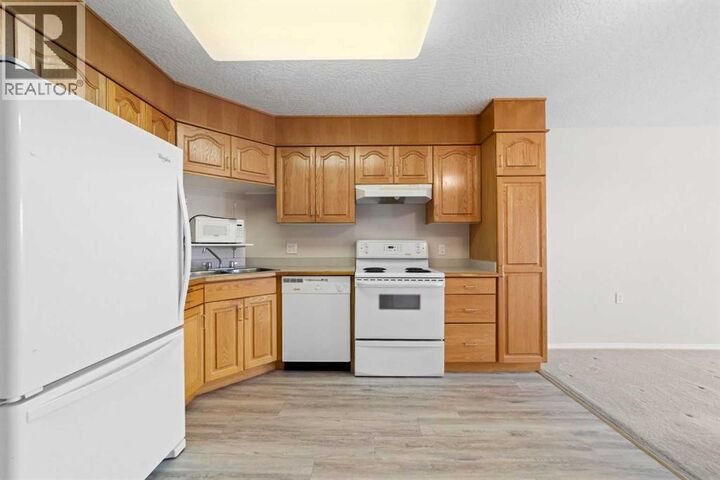 Property Photo:  4623 65 Street  AB T4V 4R1 