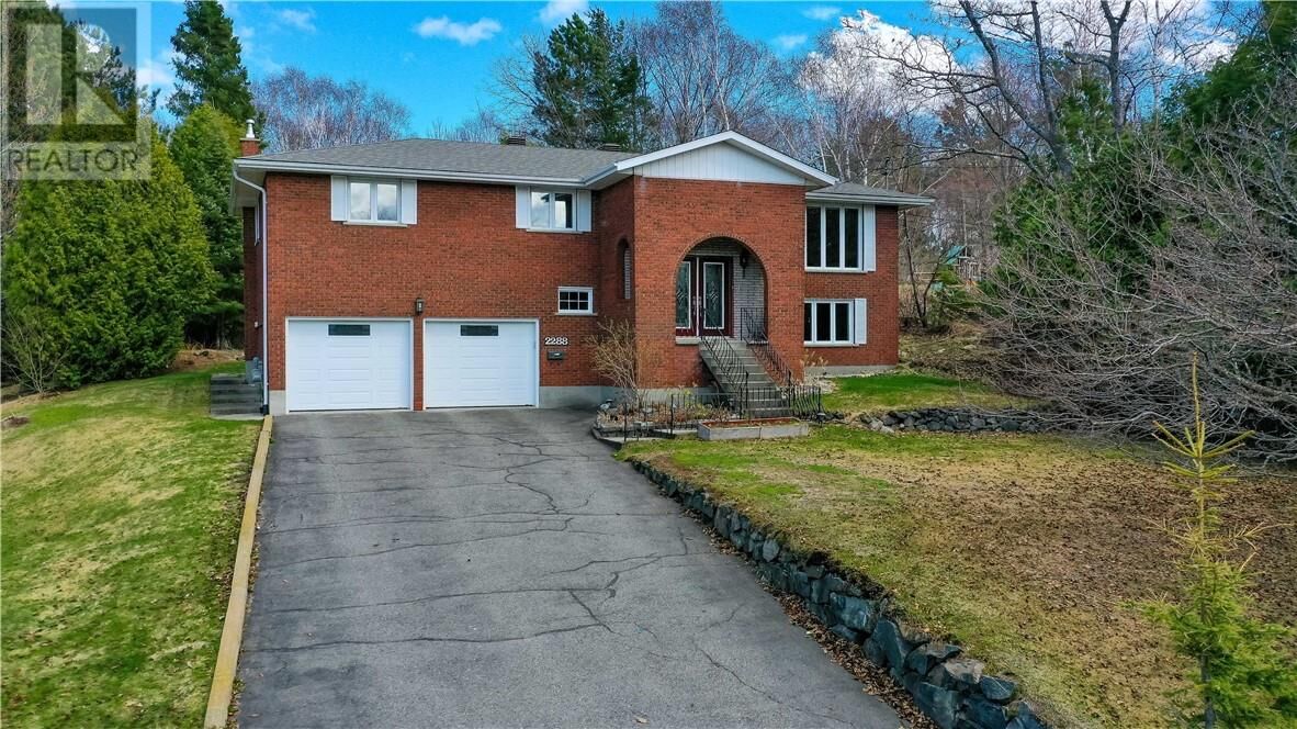 Property Photo:  2288 Muriel Crescent  ON P3E 4W4 