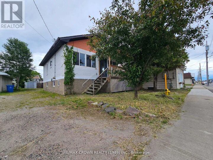 Property Photo: 28 Lakeshore Drive ON P1A 2A2