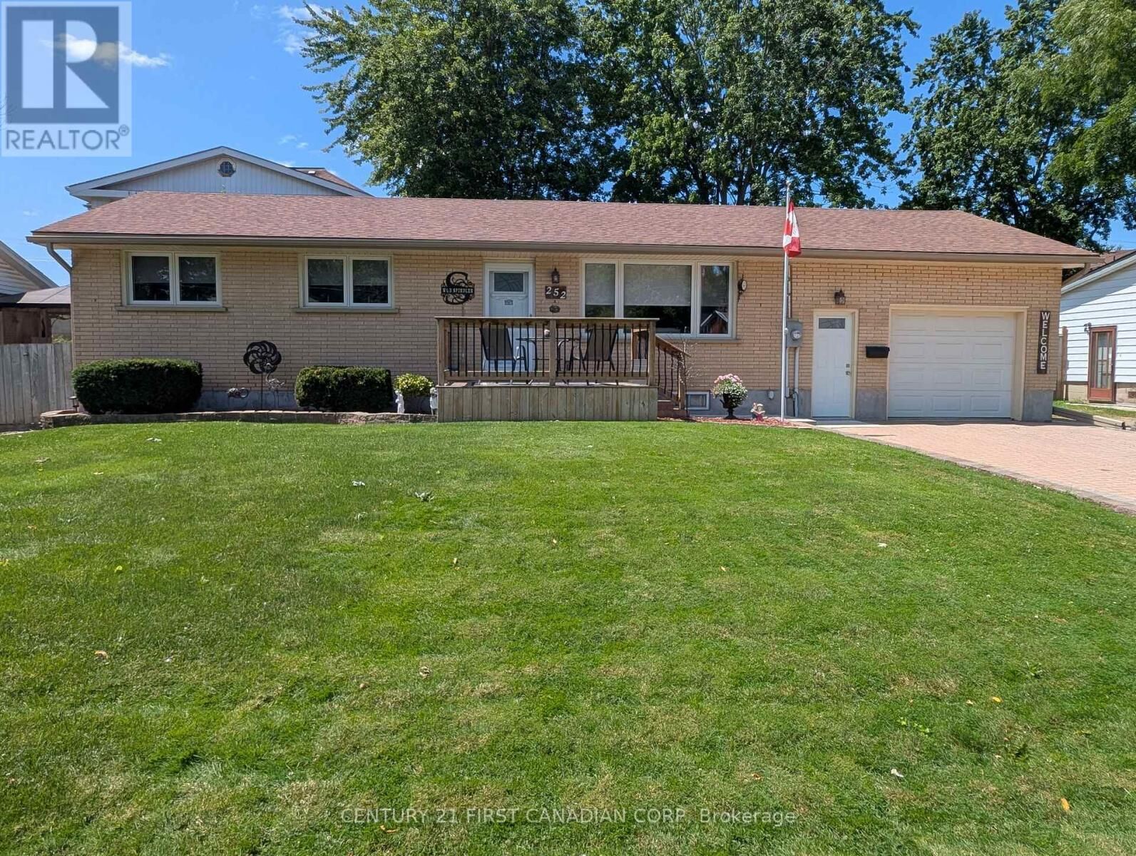 Property Photo: 252 Rapley Street ON N7G 3E6