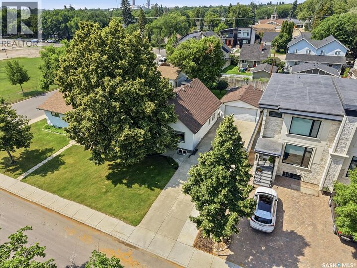 Property Photo: 1607 Alexandra Avenue SK S7K 3C4