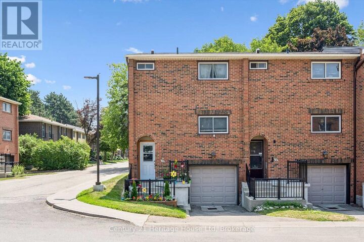 Property Photo: 201 Silvercreek Parkway North 15 ON N1H 3T4